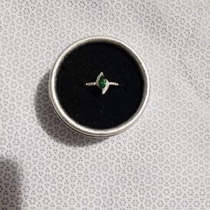 925 Sterling Silver Emerald Green Navette Stone Ring sz 9.25